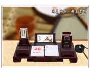 2013新款紅木臺(tái)歷